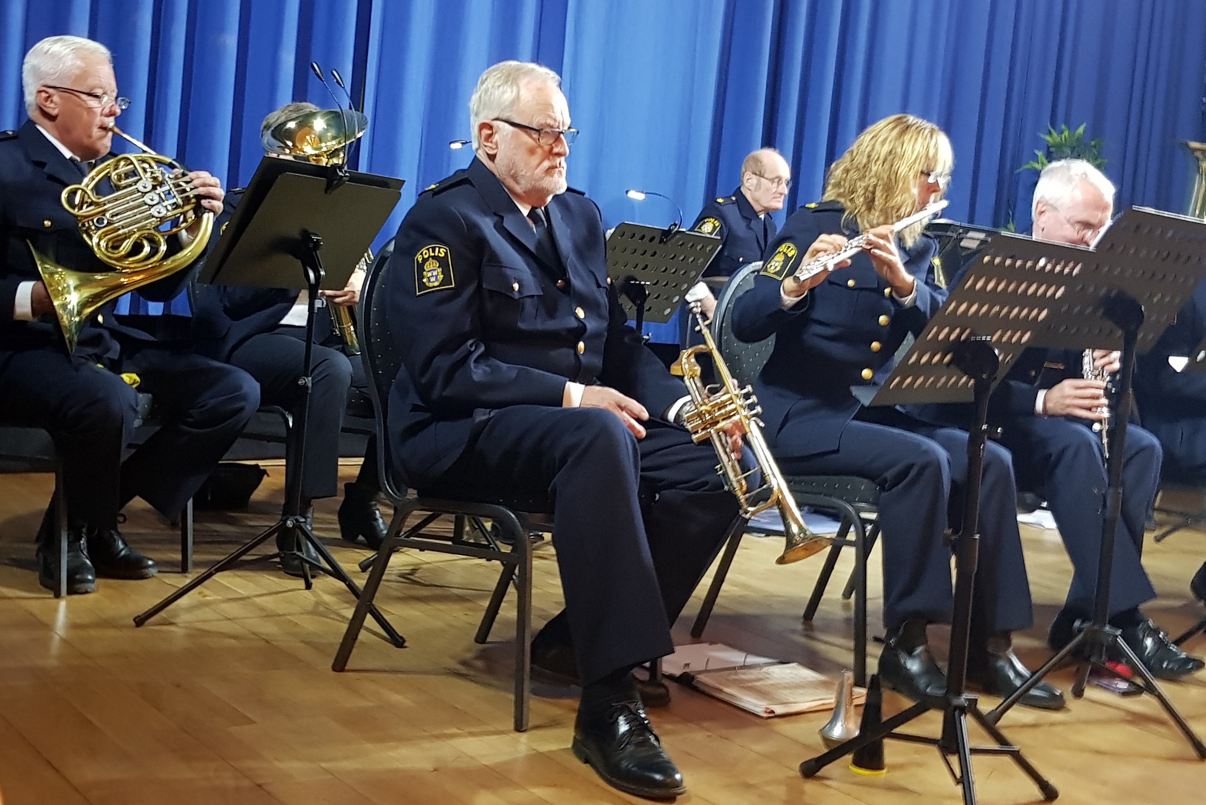 ö,polis
