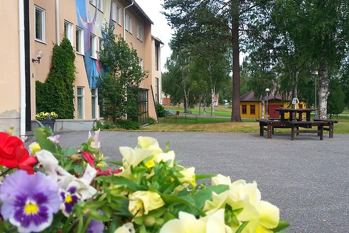 solgården kapellet blommor