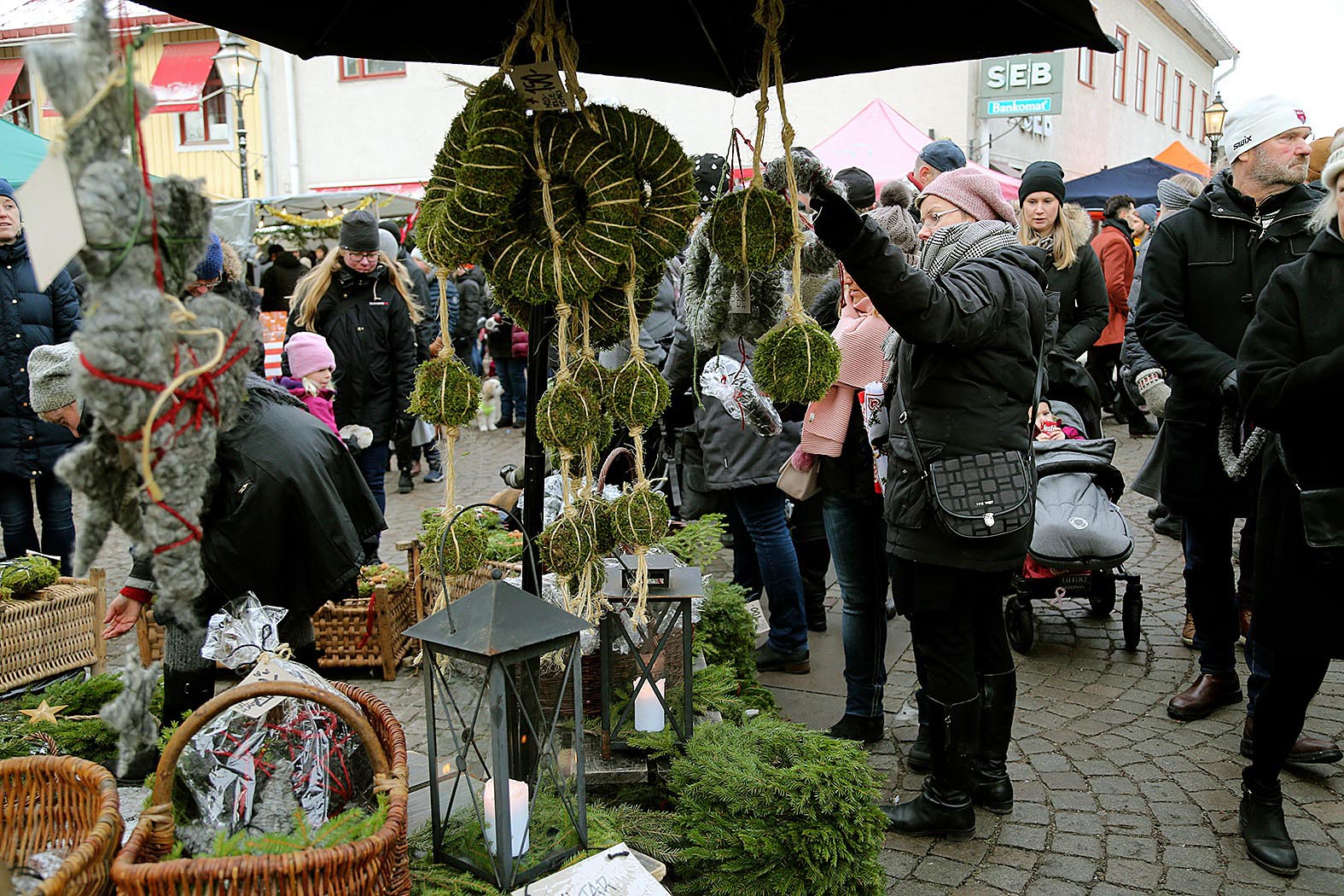 3. c) Trosa julmarknad