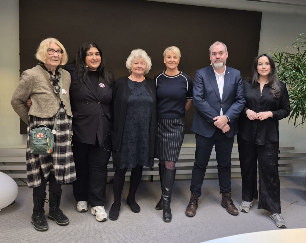 Se webbinariet ”Våld mot äldre kvinnor – en osynlig verklighet” i efterhand t.o.m. 19 mars