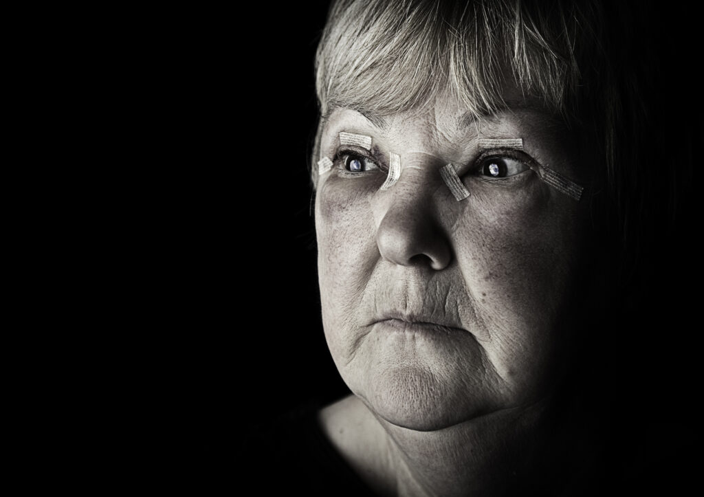 Våldet tar inte slut med åldern – 7 av 10 äldre upplever ökad otrygghet