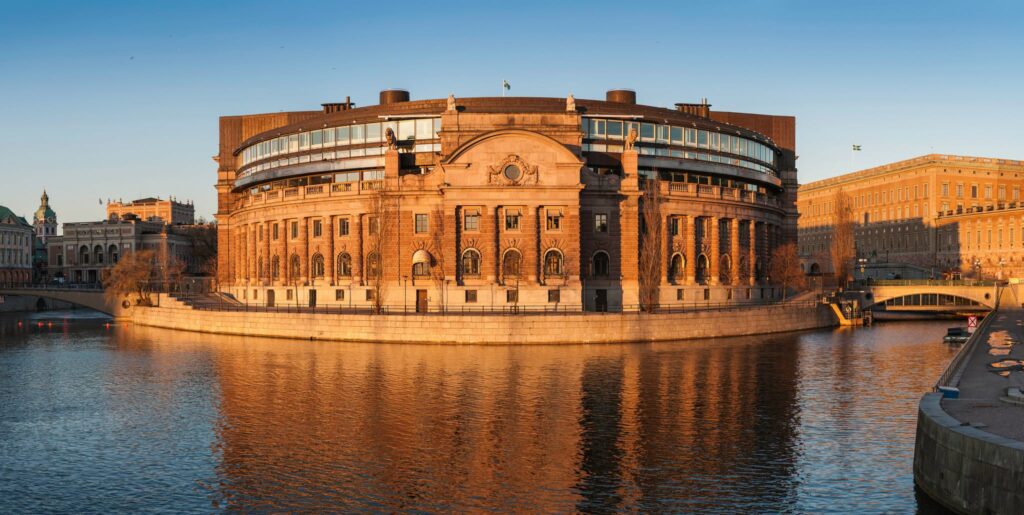 Äldreriksdagen 2026 bjuder in till partiledardebatt